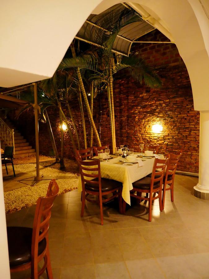 Ivory Castle Limited Hotel Kampala Exterior foto