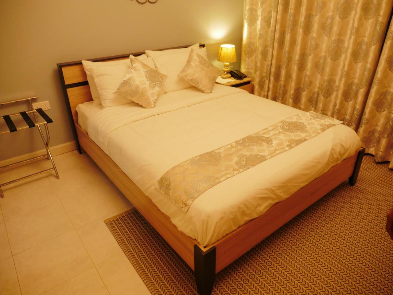 Ivory Castle Limited Hotel Kampala Exterior foto