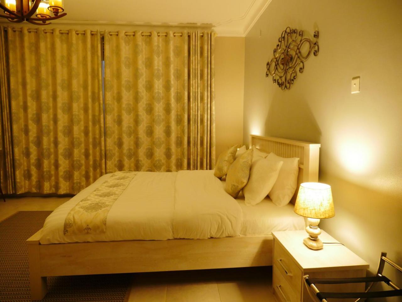 Ivory Castle Limited Hotel Kampala Exterior foto